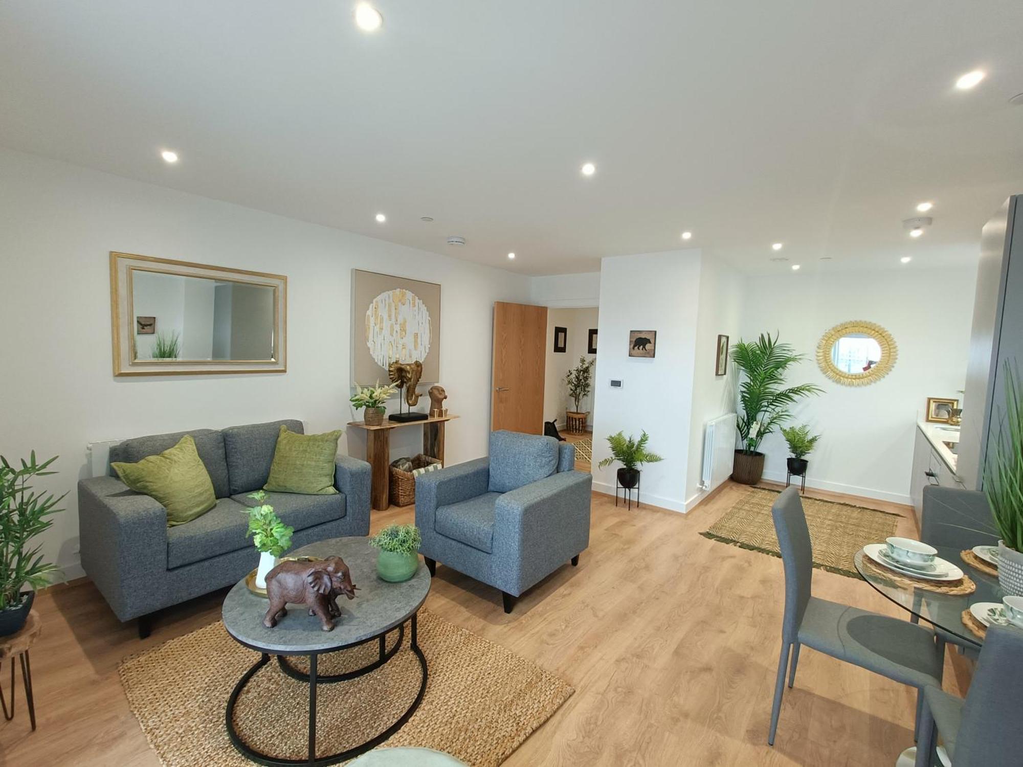 Snuggle Inn - Riverside Apartments - Views Over Looking London River Thames, Close To O2 Arena, London Excel, London City Airport, Thames Clipper- River Boat Service, Woolwich Ferry, Onsite Parking, Twin Room Option Available Exterior photo